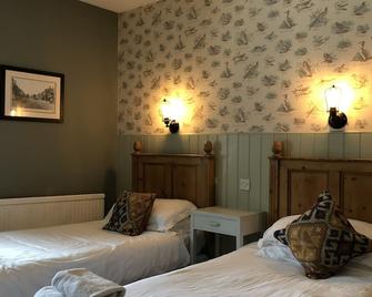 The Golden Pheasant Inn - Burford - Bedroom