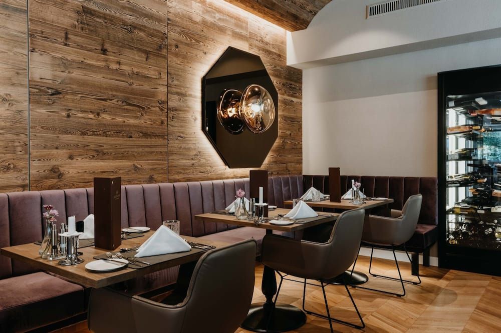 تسيلرتالرهوف - ألباين هايداواي - مايرهوفين - مطعم