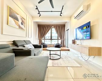 Bali Sea View Residences Melaka at Stayrene - Malacca - Stue