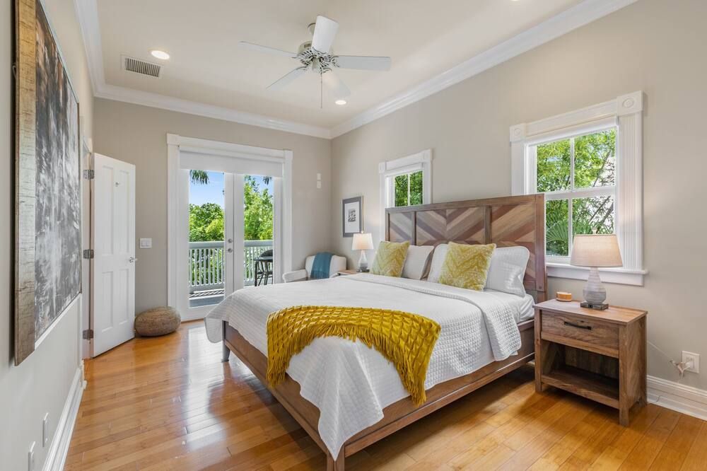 Latitude Adjustment ~ Prestigious 3 Bedroom, 3.5 Bathroom Home With Pool! - קי ווסט - חדר שינה