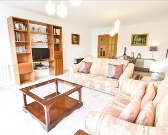 Letmalaga West Beach - 馬拉加 - 客廳