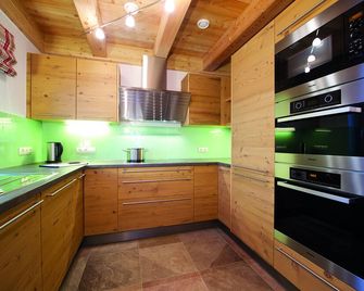 Wallegg Lodge - Alpine Premium Chalet - Ski In-Ski Out - Real Alpine Location Saalbach - Hinterglemm - Cuisine