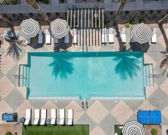 CozySuites Glendale - Westgate with pool 12 - Glendale - Pool