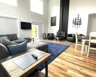 Modern Talkeetna Retreat - Tri River home just 2 miles to downtown Talkeetna - Talkeetna - Obývací pokoj