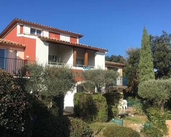 Apartment overlooking the Gulf of Saint-Tropez - Grimaud - Gebäude