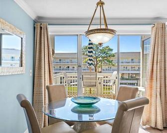 Sandpiper Cove on Golf course - Canal Marina close to beautiful Private Beach! - Destin - Dining room