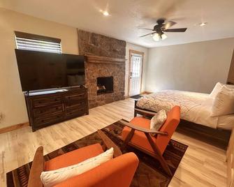 Stonebrook Resort - Adult Only - Estes Park - Bedroom