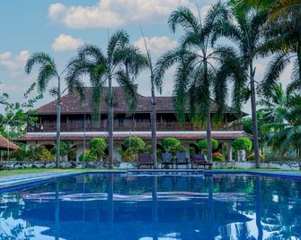 Kumarakom Heritage - Kumarakom - Kumarakom - Uima-allas