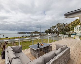 Waterfront Beach House - Paihia Holiday Home - Paihia - Balcon