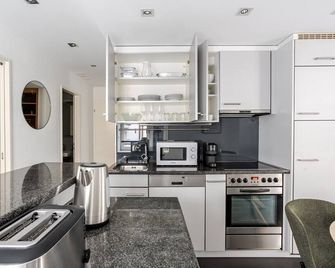 Blueground | Seefeld, w/d, elevator, nr lake - Zurich - Kitchen