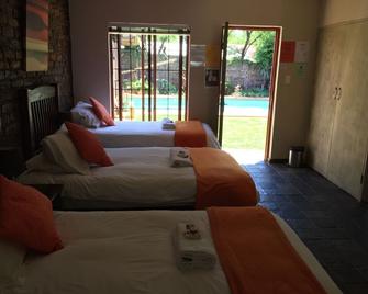 Travellers Nest Guest House - Centurion - Slaapkamer