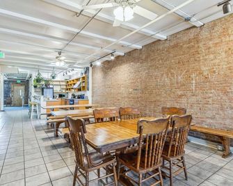 The Victor 2 - Cleveland's Urban Lodge - Cleveland - Restaurant