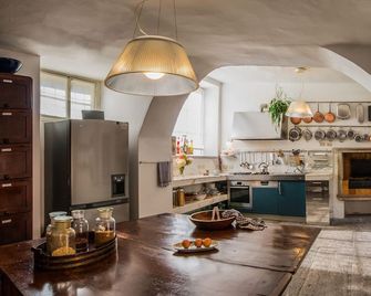 Large villa rental on Lake Maggiore - Baveno - Keittiö