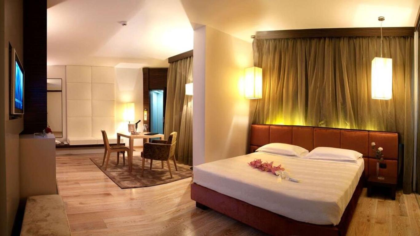 Iris Hotel