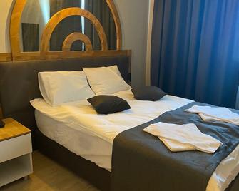 Grand Özalp Airport Hotel - Ortaca - Slaapkamer