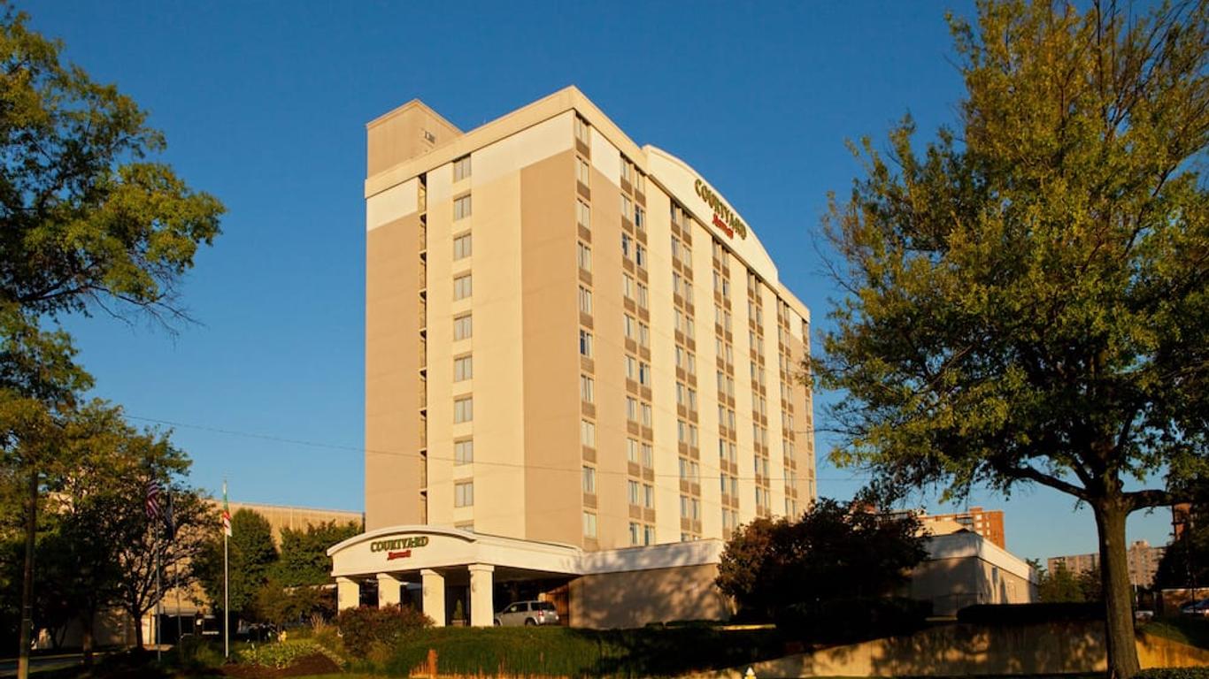 Courtyard by Marriott Alexandria Pentagon South