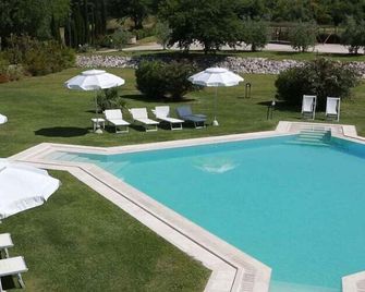 Hotel Relais Santa Genoveffa - Civitella Paganico - Piscina