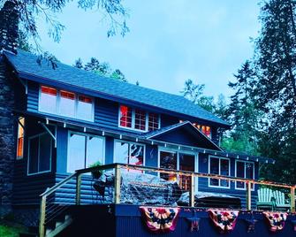 Cozy lake house in the hear of Maine - Dexter - Edificio