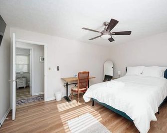 Reynoldsburg Oasis w/ 4 bedrooms - Reynoldsburg - Schlafzimmer