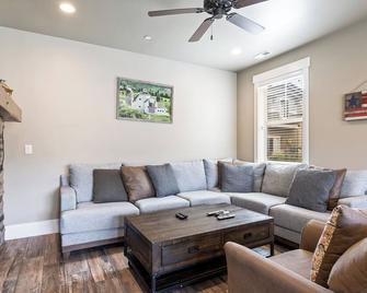 Park City Contemporary Townhome Near Slopes With Clubhouse Amenities, Pet Friendly - Kamas - Sala de estar