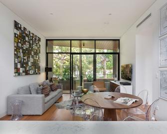 Stylish 2-Bed Apartment With Bbq Patio Near Beach - Coogee - Dining room