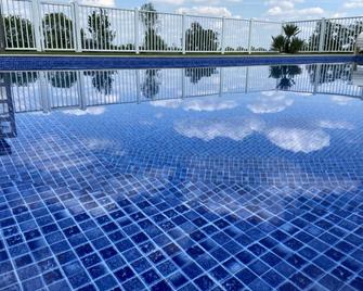 3 Gite In Loire. Tranquil Setting In The Beautiful Countryside - Nueil-sur-Layon - Piscina