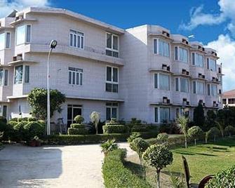 Park Ridge Hotel Resort & Spa - Rewāri - Edificio