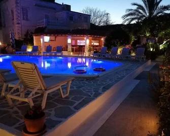 Katerina Apartments - Kálymnos - Pool