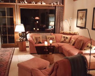 Vacation Flat In Idyllic Location Casa Ogna - Klosters-Serneus - Living room