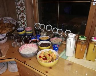 Landhaus Löberbauer - Tux - Buffet