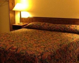Pine Cone Motel - Willits - Habitación