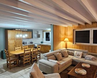 New: renovated chalet for rent near Gérardmer mountain view enclosed grounds - Gerbépal - Salon