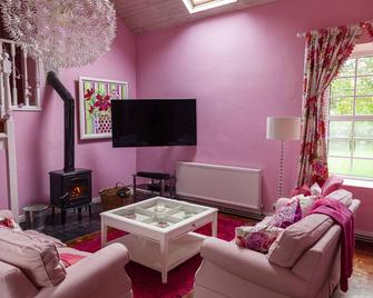 Beautiful Lodge on Wild Atlantic Way in Connemara, County Galway, Ireland - Moyard - Sala de estar