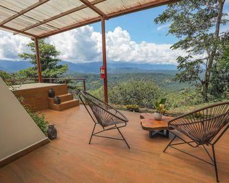 Vibra Healing Lodge y Spa - Puyo - Balcony