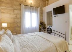 Authentic 2BR House of Character with Jacuzzi By 360 Estates - Naxxar - Habitación