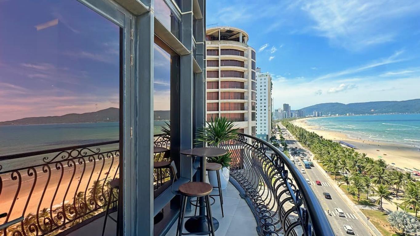 Holiday Beach Hotel Danang