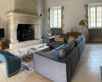 Charming property in Périgord (Dordogne) - Saint-Léon-sur-l’Isle - Sala de estar