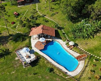Villa Estoril - Campina Grande do Sul - Piscina