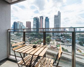 Summer Suites Klcc - Kuala Lumpur - Balcony