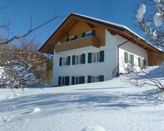 Vacation apartment Hörnle - Guesthouse Sonneneck - Bad Kohlgrub - Edificio