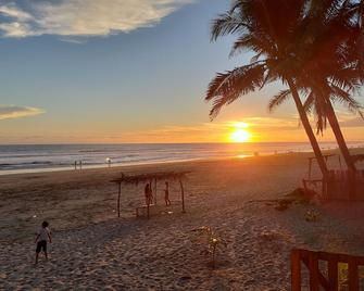 La Perla Playa Azul, Beachfront Bungalows, #2 - Playa Azul - Playa