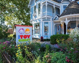 1891 Schoolhouse Inn - Morgantown - Edificio