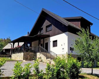 B&B Plitvice Lakes Villa Prica - פליטביצ'קה יזרה - בניין
