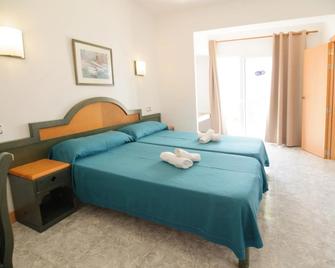 Hostal Rosalia - San Antonio de Portmany - Habitación