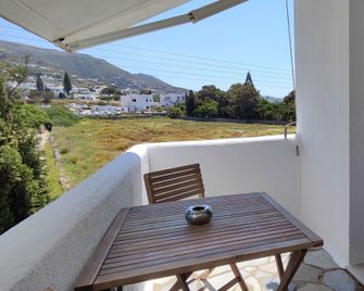 Ragousis Apartments - Parikia - Balkon