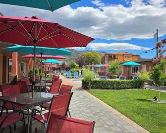 Sahara Courtyard Inn - Osoyoos - Patio