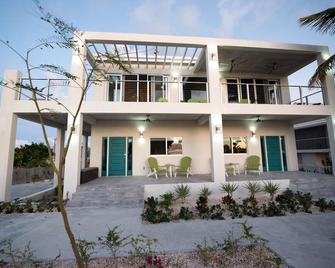 Oceanfront - Turtle Suite At Drift Villa - Cockburn Town - Building