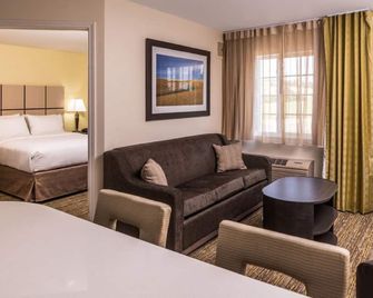 MainStay Suites Kansas City Overland Park - אוברלנד פארק - סלון