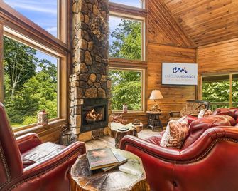 Wilderness Ridge by Carolina Mornings | Hot Tub, Grill, & Rec Room - Maggie Valley - Living room
