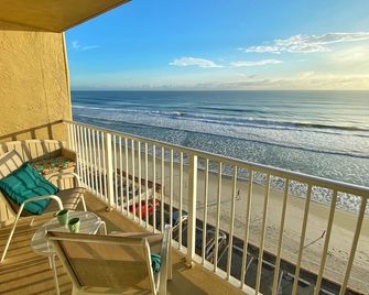 Pirates Cove Resort Studios! - Daytona Beach Shores - Balkon
